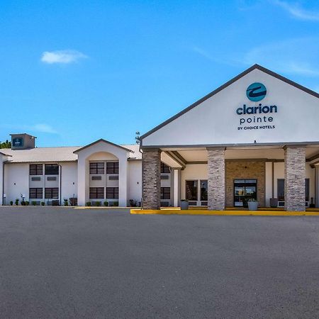 Clarion Pointe Marshall 호텔 외부 사진